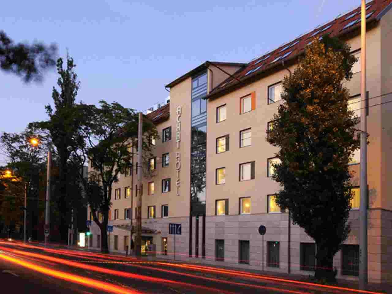 Achat Hotel Boedapest Buitenkant foto